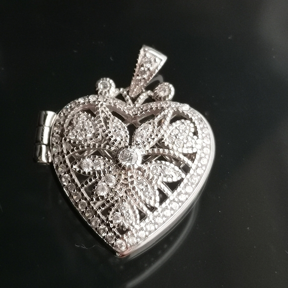 Sterling silver cz heart locket pendant for necklace scent locket 🆕 - Picture 7 of 9